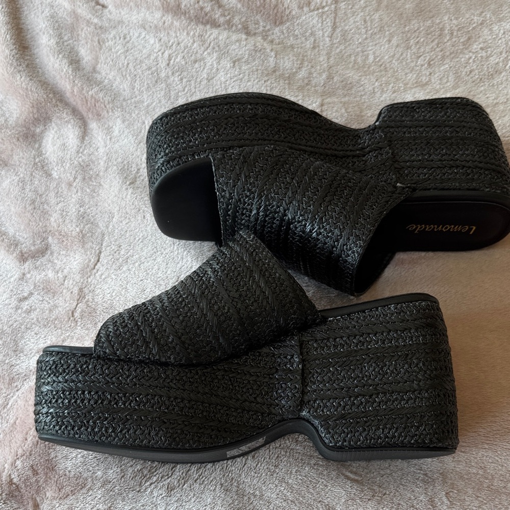 Black Platform Women rafia platform wedge . new !!!